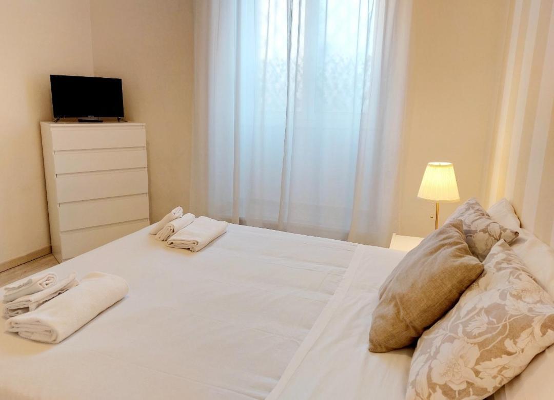 Bbhome Stylish Gold Near Trastevere Station