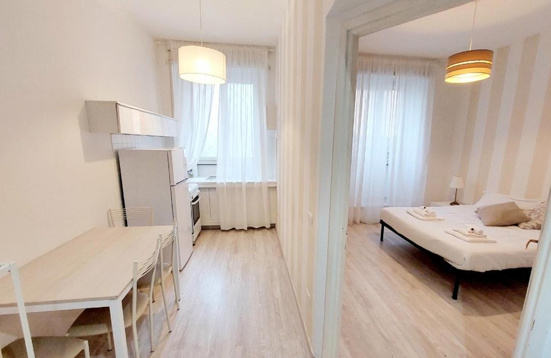 Bbhome Stylish Gold Near Trastevere Station Apartment Rom